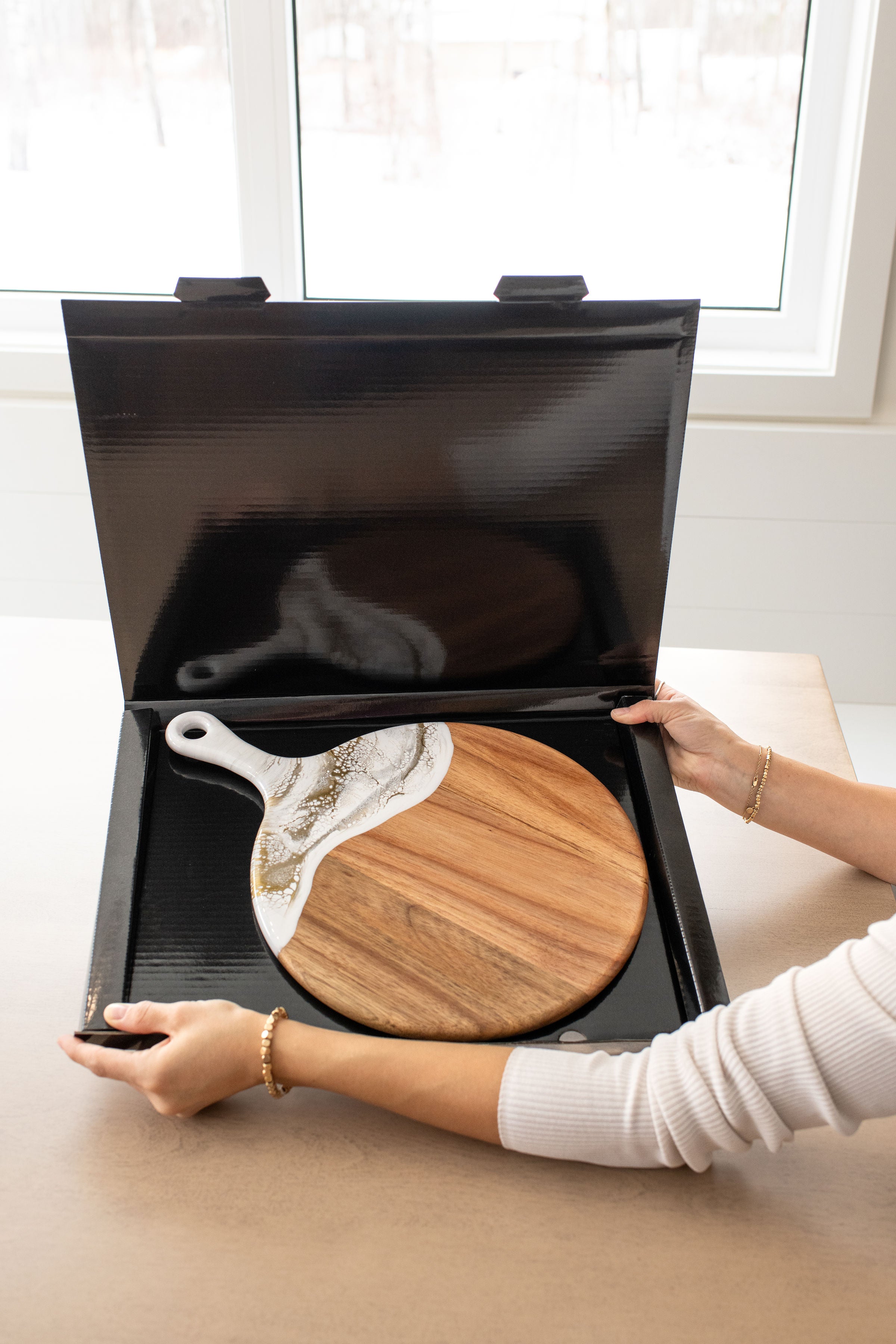 Round Cheese Paddle Acacia Boards