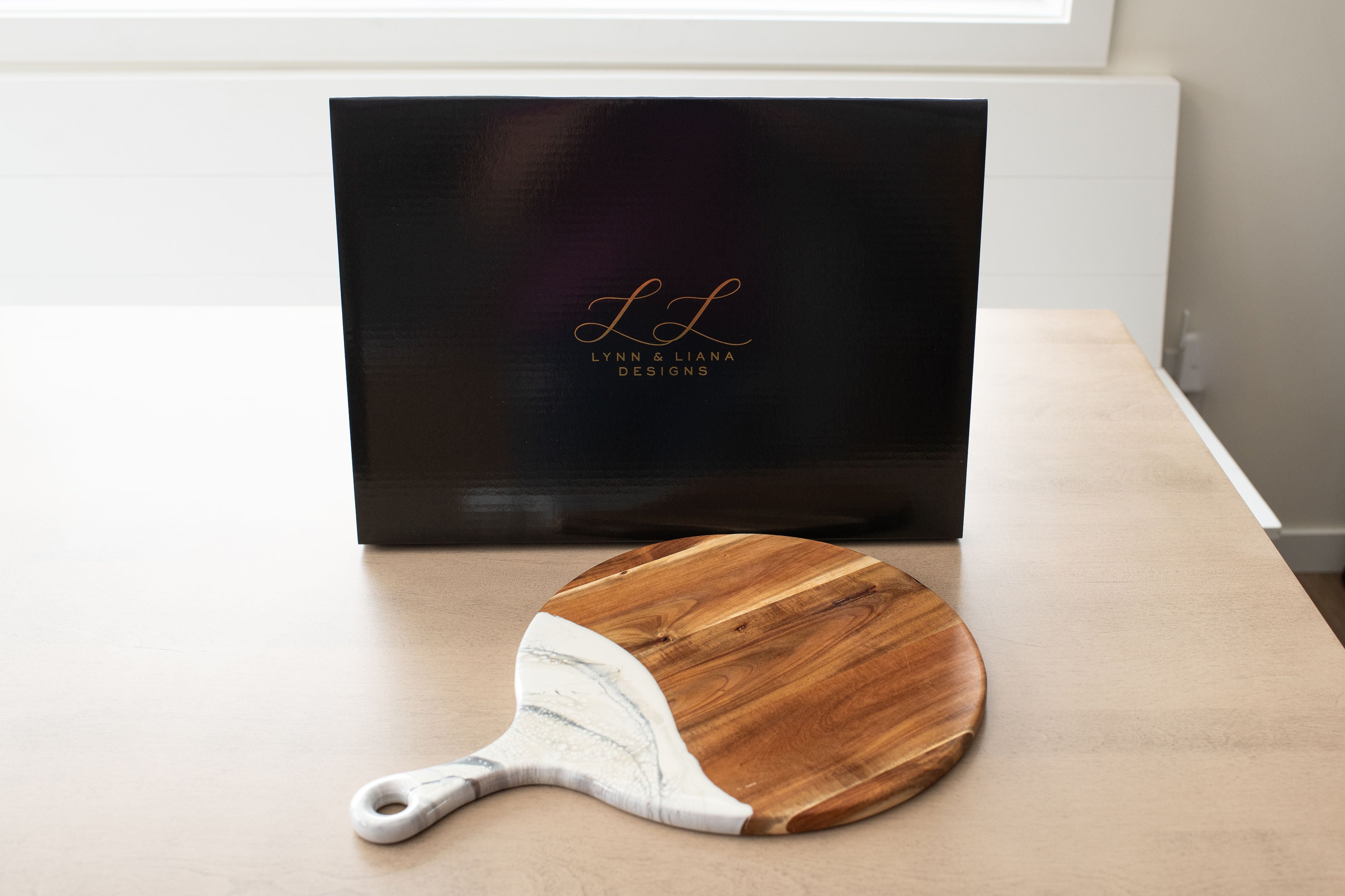 Round Cheese Paddle Acacia Boards
