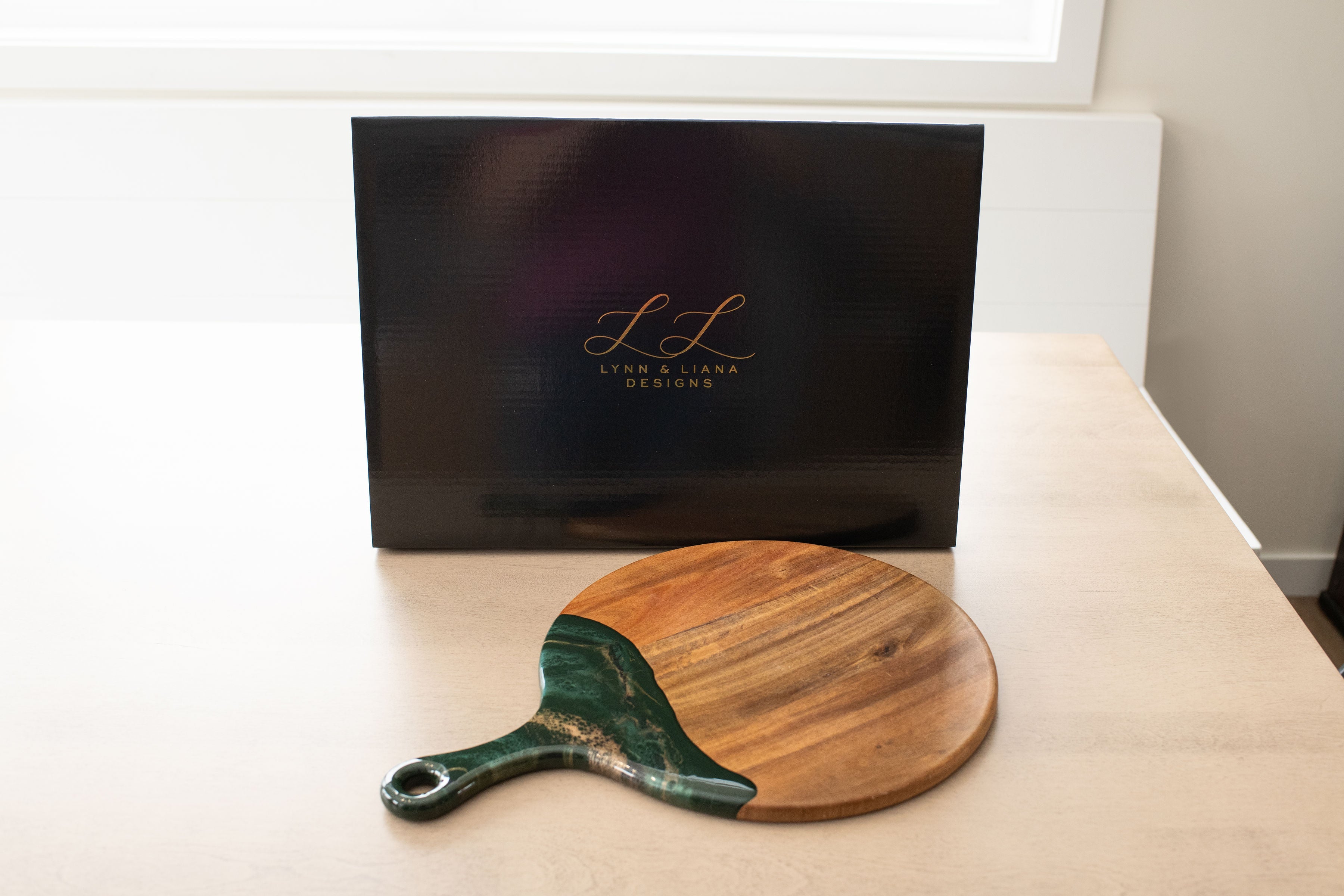 Round Cheese Paddle Acacia Boards