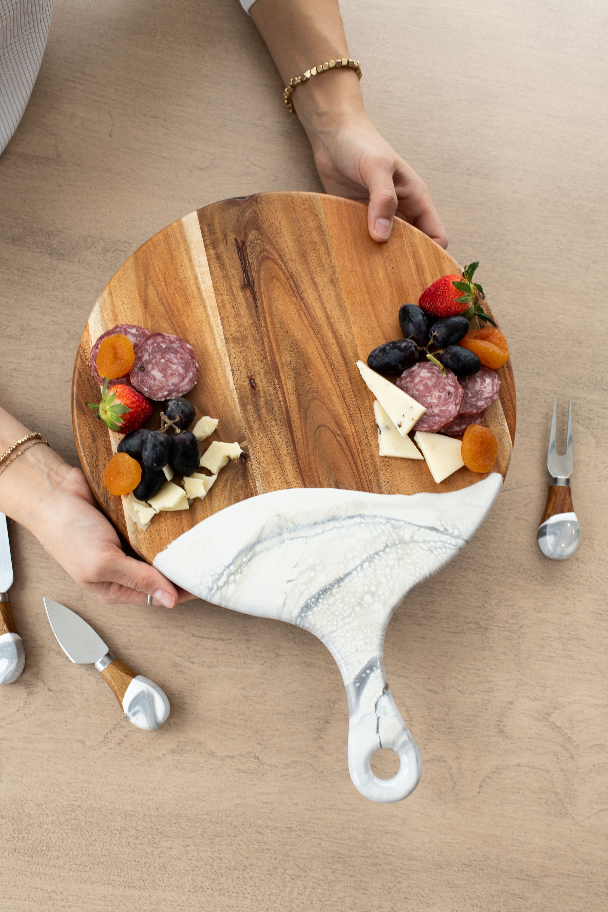 Round Cheese Paddle Acacia Boards