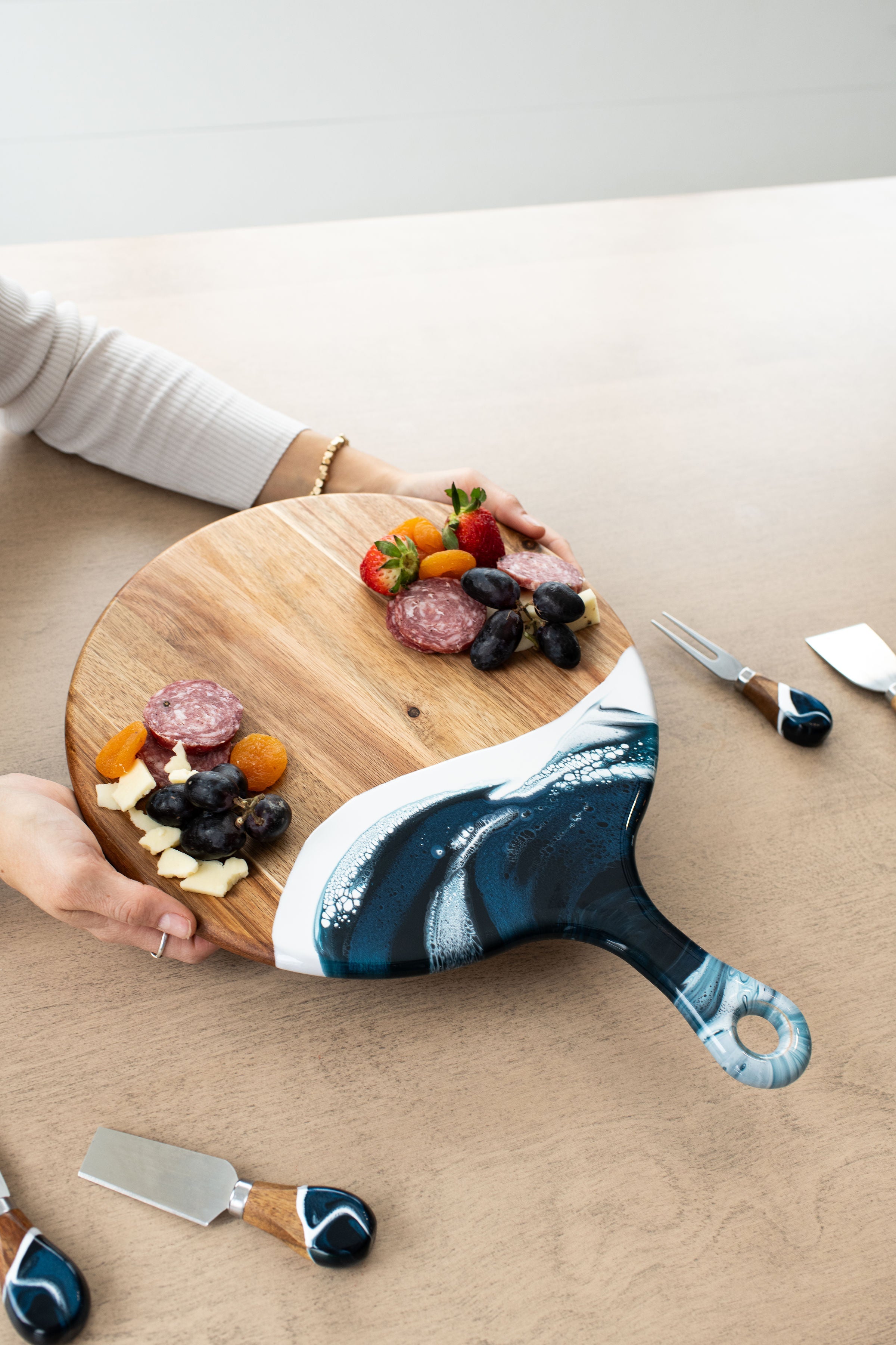 Round Cheese Paddle Acacia Boards