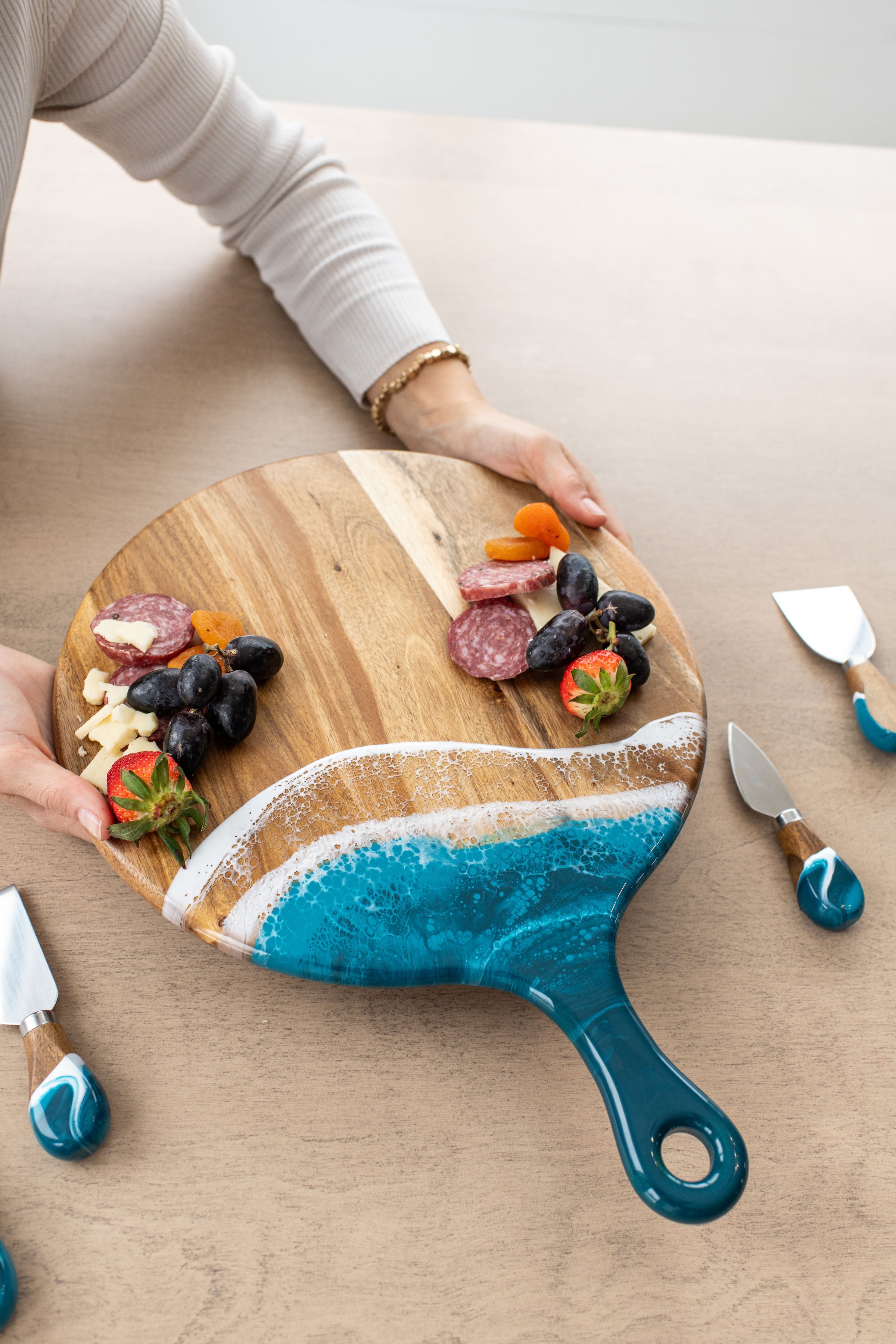 Round Cheese Paddle Acacia Boards
